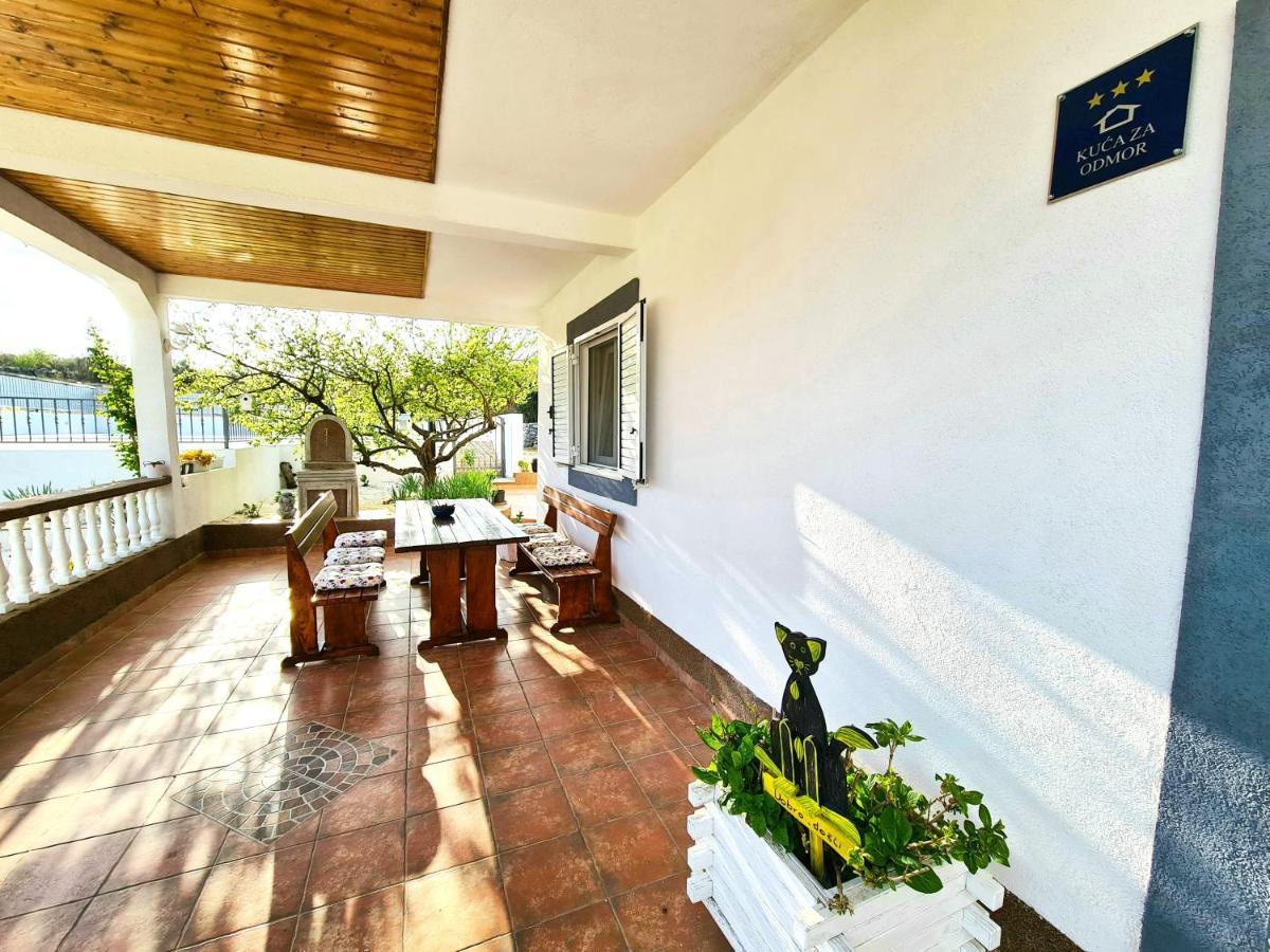 Вилла House Camellia With Fenced Pool And Playground Blizna Donja Экстерьер фото